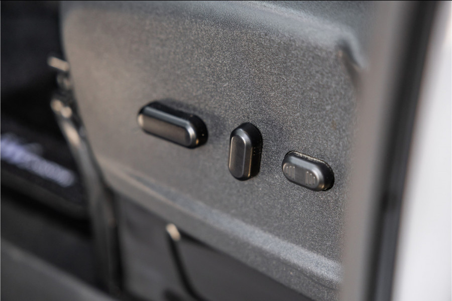 Ford Transit Custom 300 2.0 TDCI DC | Dubbel cabine | L+R Schuifdeur | Elek stoelen | CarPlay | Lederen bekleding | Navigatie | Stoelverwarming | Nieuwe APK | NAP Logisch
