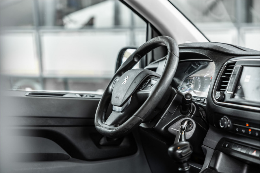 Peugeot Expert 2.0 BlueHDI L2 Premium | CarPlay | Navigatie | 3-Zitter | Cruise control | Airco | Nieuwe APK | Orig. NL Auto | L2H1 | Lang