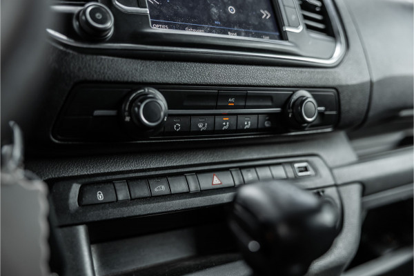 Peugeot Expert 2.0 BlueHDI L2 Premium | CarPlay | Navigatie | 3-Zitter | Cruise control | Airco | Nieuwe APK | Orig. NL Auto | L2H1 | Lang