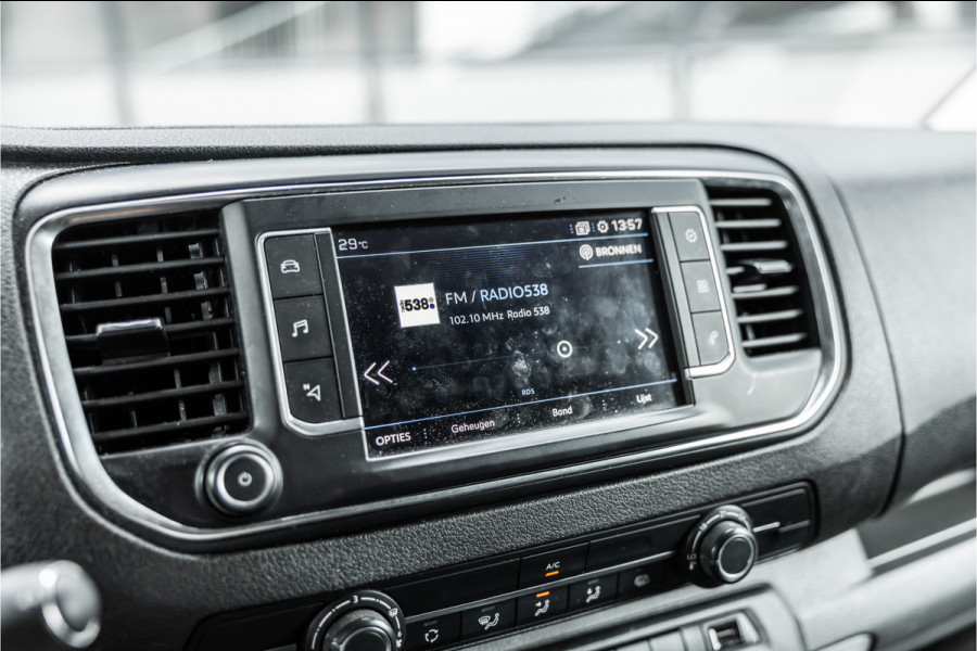 Peugeot Expert 2.0 BlueHDI L2 Premium | CarPlay | Navigatie | 3-Zitter | Cruise control | Airco | Nieuwe APK | Orig. NL Auto | L2H1 | Lang