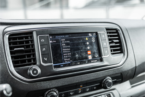 Peugeot Expert 2.0 BlueHDI L2 Premium | CarPlay | Navigatie | 3-Zitter | Cruise control | Airco | Nieuwe APK | Orig. NL Auto | L2H1 | Lang