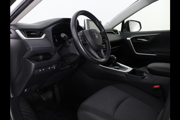 Toyota RAV4 2.5 HYBRID 4WD DYNAMIC PACK GARANTIE TOT 05-2031! SLECHTS 39.000 KM! 1650 KG TREKGEWICHT. STUUR & STOELVERWARMING . NAVIGATIE .PDC V & A .