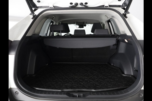 Toyota RAV4 2.5 HYBRID 4WD DYNAMIC PACK GARANTIE TOT 05-2031! SLECHTS 39.000 KM! 1650 KG TREKGEWICHT. STUUR & STOELVERWARMING . NAVIGATIE .PDC V & A .