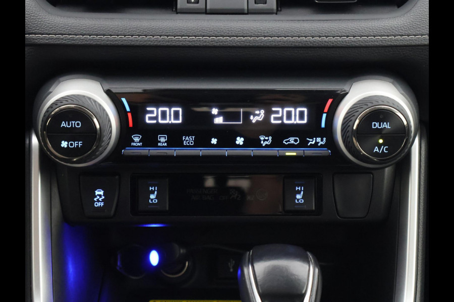 Toyota RAV4 2.5 HYBRID 4WD DYNAMIC PACK GARANTIE TOT 05-2031! SLECHTS 39.000 KM! 1650 KG TREKGEWICHT. STUUR & STOELVERWARMING . NAVIGATIE .PDC V & A .