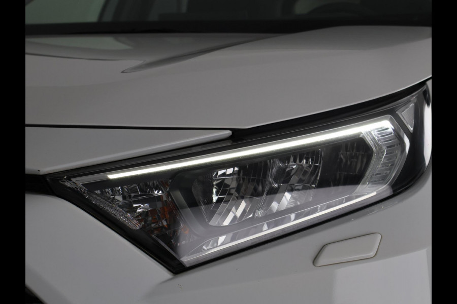 Toyota RAV4 2.5 HYBRID 4WD DYNAMIC PACK GARANTIE TOT 05-2031! SLECHTS 39.000 KM! 1650 KG TREKGEWICHT. STUUR & STOELVERWARMING . NAVIGATIE .PDC V & A .