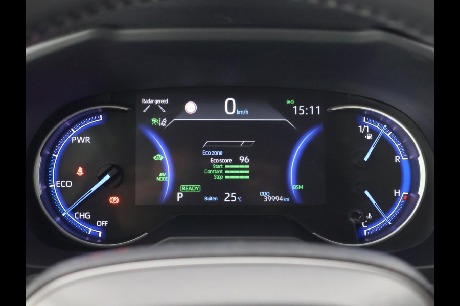 Toyota RAV4 2.5 HYBRID 4WD DYNAMIC PACK GARANTIE TOT 05-2031! SLECHTS 39.000 KM! 1650 KG TREKGEWICHT. STUUR & STOELVERWARMING . NAVIGATIE .PDC V & A .