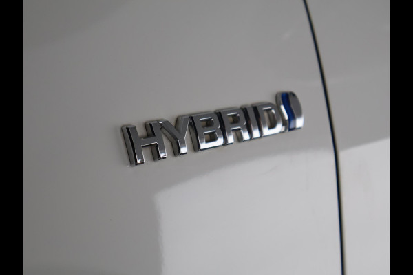 Toyota RAV4 2.5 HYBRID 4WD DYNAMIC PACK GARANTIE TOT 05-2031! SLECHTS 39.000 KM! 1650 KG TREKGEWICHT. STUUR & STOELVERWARMING . NAVIGATIE .PDC V & A .