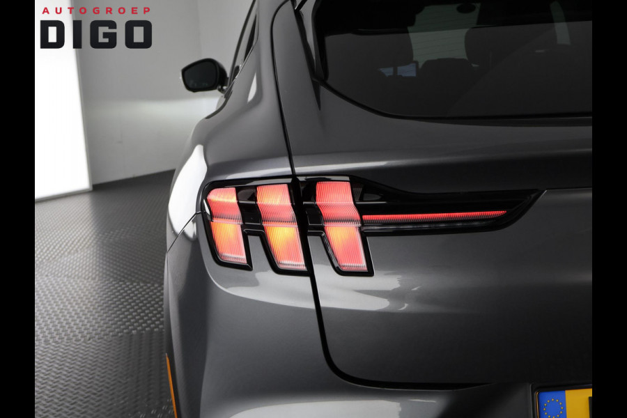 Ford Mustang Mach-E RWD 75 kWh SOH ACCU 93.5 %. 1e EIG 100% oh .PANORAMADAK.360 CAMERA. APPLE CARPLAY/ANDROID AUTO.