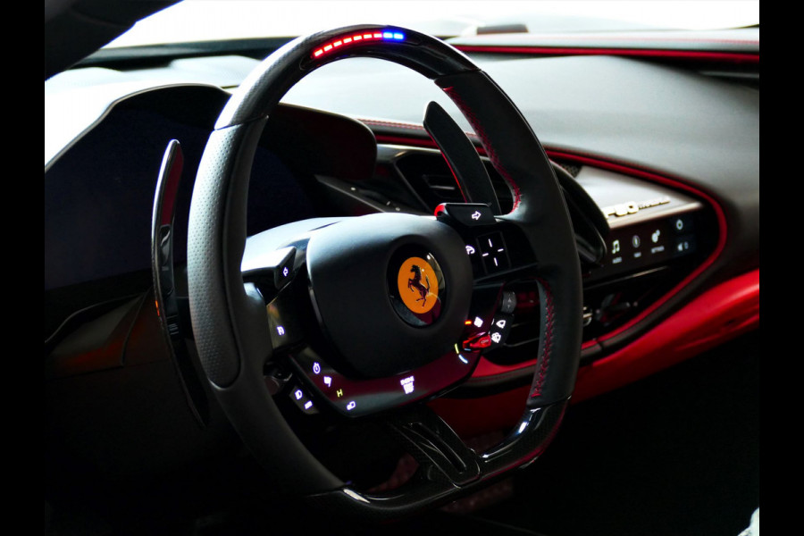Ferrari SF90 Stradale 4.0 V8 1000 pk INCL BTW/BPM. CARBON SEATS/STUUR LIFT CARPLAY AFS CAMERA phev