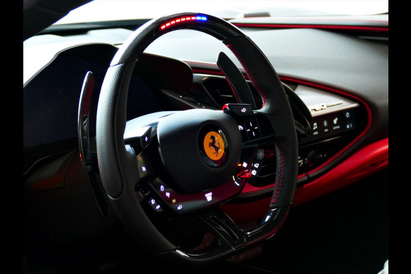 Ferrari SF90 Stradale 4.0 V8 1000 pk INCL BTW/BPM. CARBON SEATS/STUUR LIFT CARPLAY AFS CAMERA phev