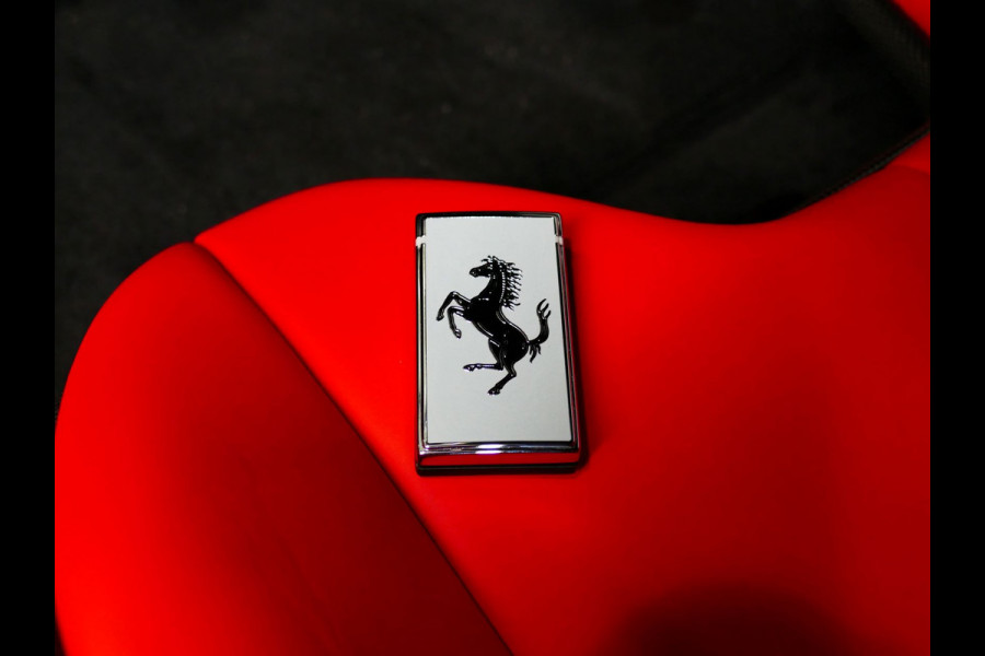 Ferrari SF90 Stradale 4.0 V8 1000 pk INCL BTW/BPM. CARBON SEATS/STUUR LIFT CARPLAY AFS CAMERA phev