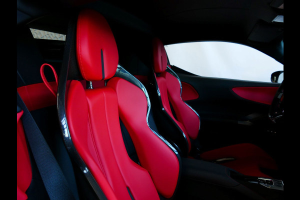 Ferrari SF90 Stradale 4.0 V8 1000 pk INCL BTW/BPM. CARBON SEATS/STUUR LIFT CARPLAY AFS CAMERA phev