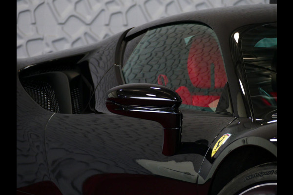 Ferrari SF90 Stradale 4.0 V8 1000 pk INCL BTW/BPM. CARBON SEATS/STUUR LIFT CARPLAY AFS CAMERA phev