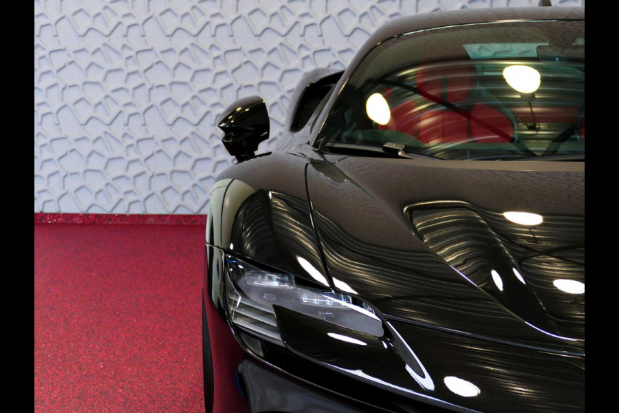 Ferrari SF90 Stradale 4.0 V8 1000 pk INCL BTW/BPM. CARBON SEATS/STUUR LIFT CARPLAY AFS CAMERA phev