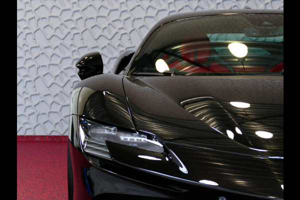 Ferrari SF90 Stradale 4.0 V8 1000 pk INCL BTW/BPM. CARBON SEATS/STUUR LIFT CARPLAY AFS CAMERA phev