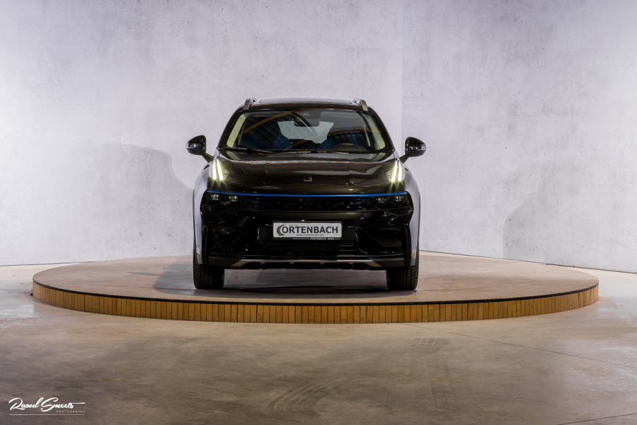 Lynk & Co 01 1.5 All-in geprijsd: inclusief onderhoud, 1 jaar BOVAG-garantie | Panorama dak | Adaptieve cruise | Blis | Memory |