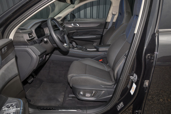 Lynk & Co 01 1.5 All-in geprijsd: inclusief onderhoud, 1 jaar BOVAG-garantie | Panorama dak | Adaptieve cruise | Blis | Memory |