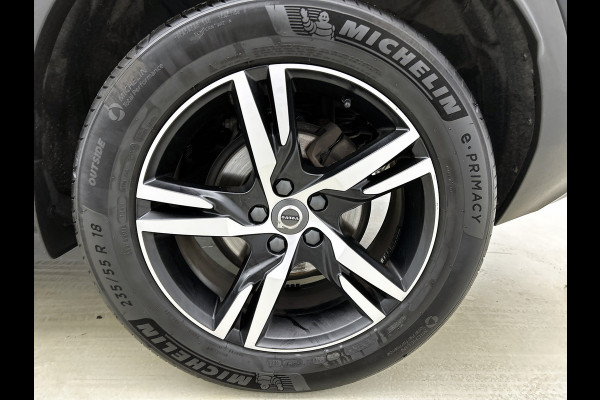Volvo XC40 T2 130PK R-Design / Trekhaak / 1/2 Leder / Airco-ecc./ Navigatie / Stoelverwarming / Pdc. / Apk 11-2026