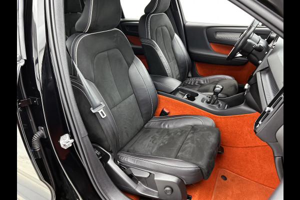 Volvo XC40 T2 130PK R-Design / Trekhaak / 1/2 Leder / Airco-ecc./ Navigatie / Stoelverwarming / Pdc. / Apk 11-2026