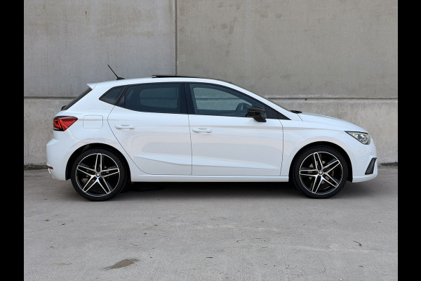 Seat Ibiza 1.0 TSI FR Business Intense Plus Pano Virtual Camera 18'' 6-bak