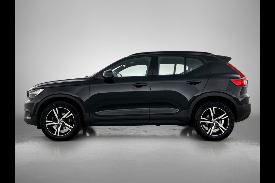 Volvo XC40 T2 130PK R-Design / Trekhaak / 1/2 Leder / Airco-ecc./ Navigatie / Stoelverwarming / Pdc. / Apk 11-2026