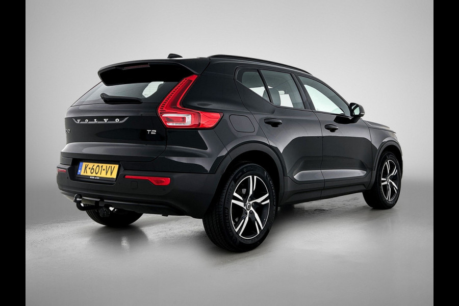 Volvo XC40 T2 130PK R-Design / Trekhaak / 1/2 Leder / Airco-ecc./ Navigatie / Stoelverwarming / Pdc. / Apk 11-2026