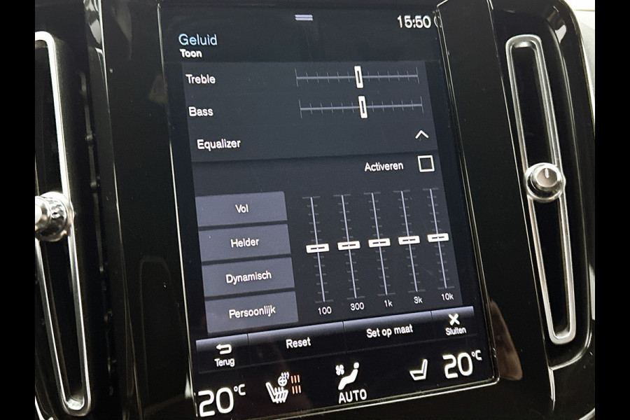 Volvo XC40 T2 130PK R-Design / Trekhaak / 1/2 Leder / Airco-ecc./ Navigatie / Stoelverwarming / Pdc. / Apk 11-2026