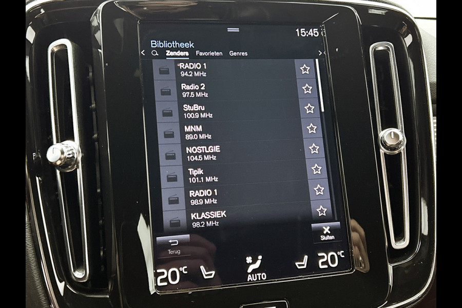 Volvo XC40 T2 130PK R-Design / Trekhaak / 1/2 Leder / Airco-ecc./ Navigatie / Stoelverwarming / Pdc. / Apk 11-2026
