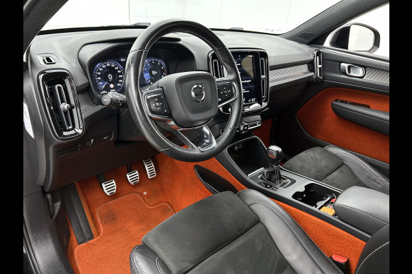 Volvo XC40 T2 130PK R-Design / Trekhaak / 1/2 Leder / Airco-ecc./ Navigatie / Stoelverwarming / Pdc. / Apk 11-2026