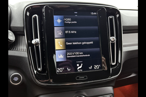 Volvo XC40 T2 130PK R-Design / Trekhaak / 1/2 Leder / Airco-ecc./ Navigatie / Stoelverwarming / Pdc. / Apk 11-2026