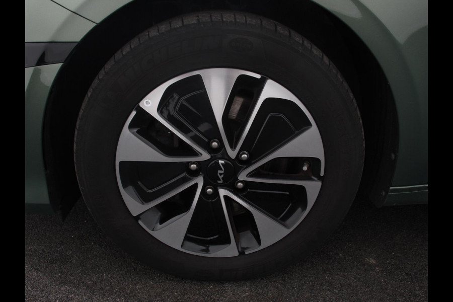 Kia Ceed Sportswagon 1.6 GDI PHEV DynamicLine Automaat Climate control Keyless Cruise control LED Parkeersensoren achter Camera Stuur verwarming Stoel verwarming Apple Carplay/ Andriod Auto