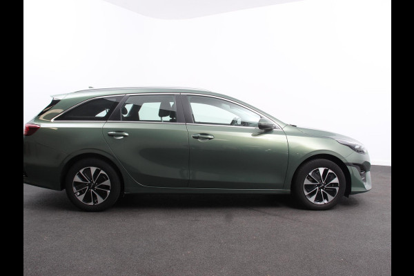 Kia Ceed Sportswagon 1.6 GDI PHEV DynamicLine Automaat Climate control Keyless Cruise control LED Parkeersensoren achter Camera Stuur verwarming Stoel verwarming Apple Carplay/ Andriod Auto