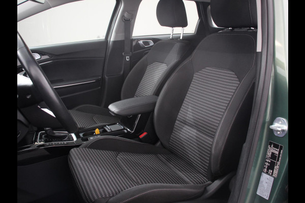 Kia Ceed Sportswagon 1.6 GDI PHEV DynamicLine Automaat Climate control Keyless Cruise control LED Parkeersensoren achter Camera Stuur verwarming Stoel verwarming Apple Carplay/ Andriod Auto
