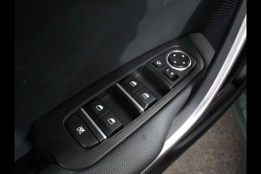 Kia Ceed Sportswagon 1.6 GDI PHEV DynamicLine Automaat Climate control Keyless Cruise control LED Parkeersensoren achter Camera Stuur verwarming Stoel verwarming Apple Carplay/ Andriod Auto