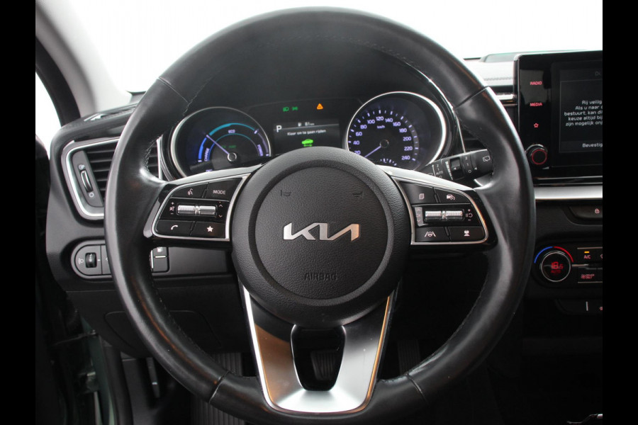 Kia Ceed Sportswagon 1.6 GDI PHEV DynamicLine Automaat Climate control Keyless Cruise control LED Parkeersensoren achter Camera Stuur verwarming Stoel verwarming Apple Carplay/ Andriod Auto