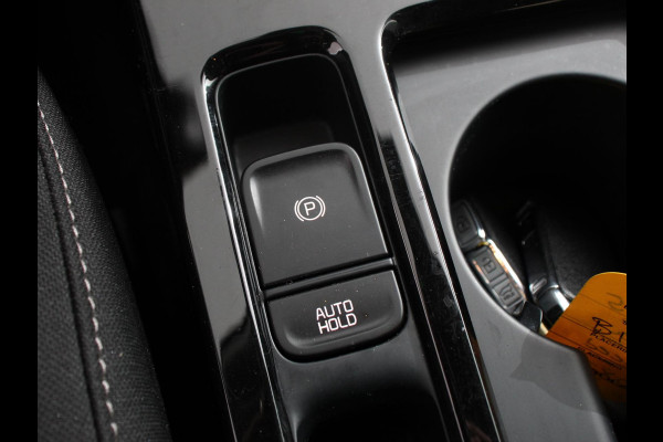 Kia Ceed Sportswagon 1.6 GDI PHEV DynamicLine Automaat Climate control Keyless Cruise control LED Parkeersensoren achter Camera Stuur verwarming Stoel verwarming Apple Carplay/ Andriod Auto