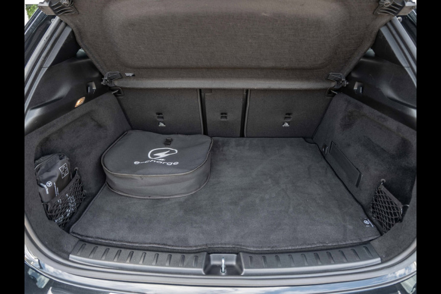 Mercedes-Benz EQA 250+ Luxury Line 71 kWh | SOH 97,7% | DC-Laden | WLTP 540KM | Pano | Surround View | Sfeer