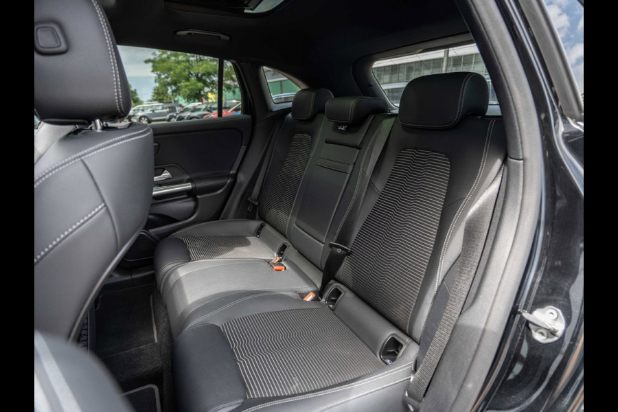 Mercedes-Benz EQA 250+ Luxury Line 71 kWh | SOH 97,7% | DC-Laden | WLTP 540KM | Pano | Surround View | Sfeer