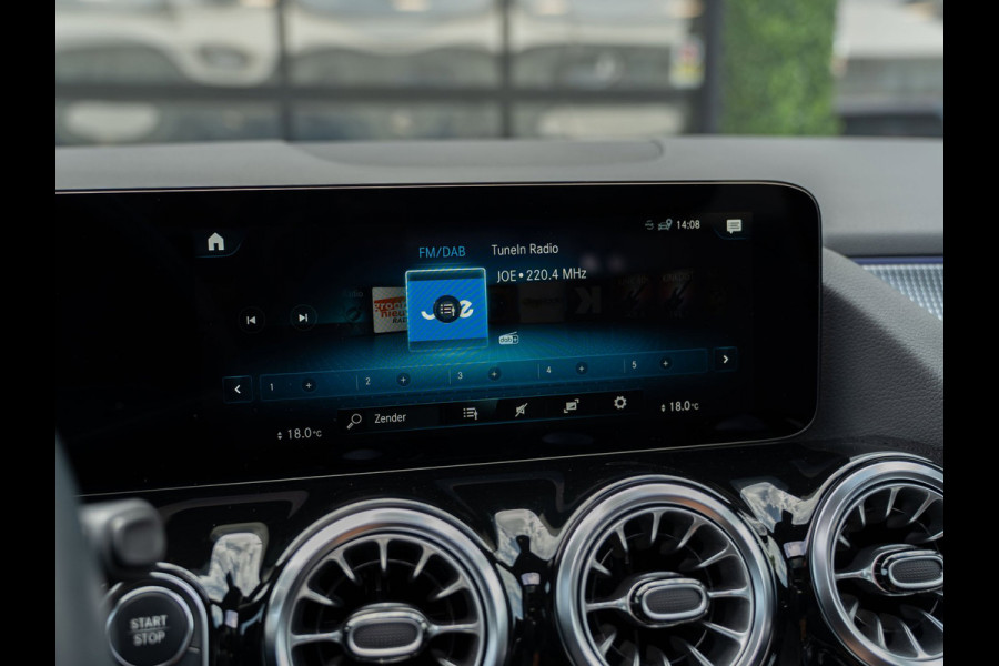 Mercedes-Benz EQA 250+ Luxury Line 71 kWh | SOH 97,7% | DC-Laden | WLTP 540KM | Pano | Surround View | Sfeer