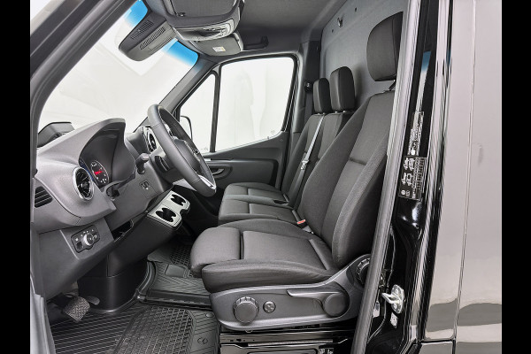 Mercedes-Benz Sprinter 317 CDI L2H2 Select Geveerde stoel Navigatie Parkeerpakket Stoelverwarming Betimmering Trekhaak 24 maanden Mercedes Certified garantie