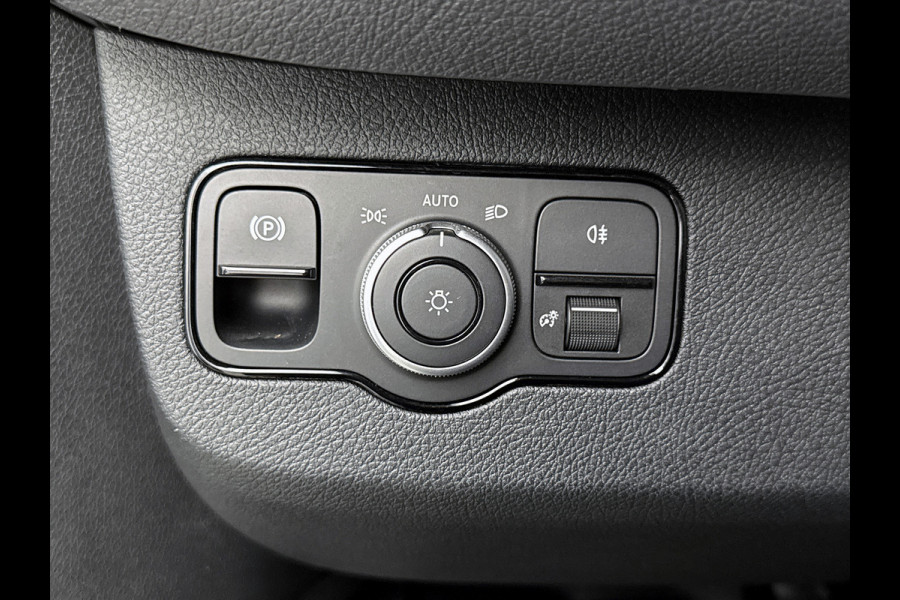 Mercedes-Benz Sprinter 317 CDI L2H2 Select Geveerde stoel Navigatie Parkeerpakket Stoelverwarming Betimmering Trekhaak 24 maanden Mercedes Certified garantie
