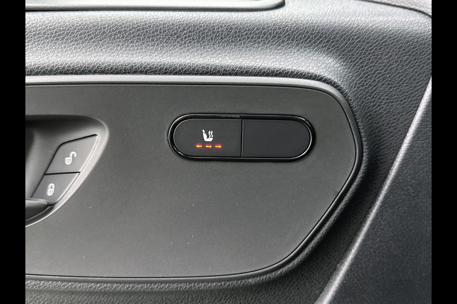 Mercedes-Benz Sprinter 317 CDI L2H2 Select Geveerde stoel Navigatie Parkeerpakket Stoelverwarming Betimmering Trekhaak 24 maanden Mercedes Certified garantie