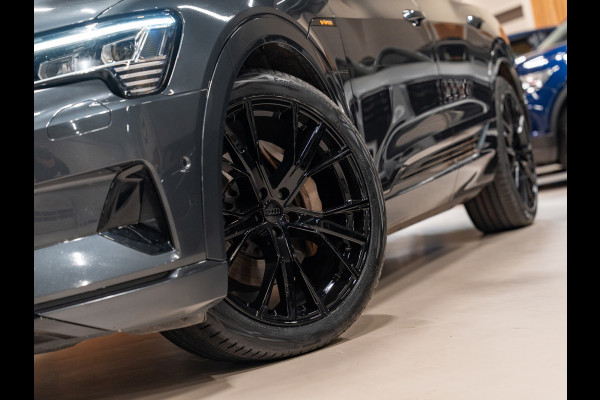Audi e-tron E-tron 50 Quattro Launch edition plus 71 kWh, Pano, Apple Carplay, 22" Velgen, Black Optik, ACC, Memory, PDC, Leder