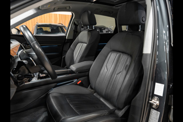Audi e-tron E-tron 50 Quattro Launch edition plus 71 kWh, Pano, Apple Carplay, 22" Velgen, Black Optik, ACC, Memory, PDC, Leder