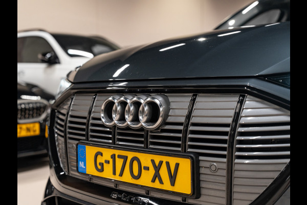 Audi e-tron E-tron 50 Quattro Launch edition plus 71 kWh, Pano, Apple Carplay, 22" Velgen, Black Optik, ACC, Memory, PDC, Leder