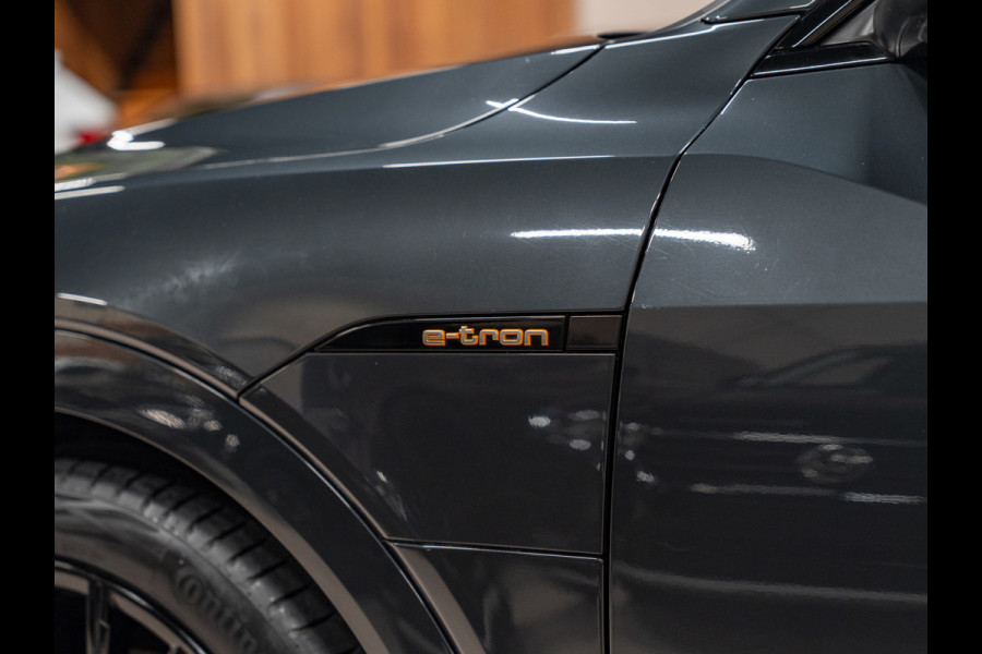 Audi e-tron E-tron 50 Quattro Launch edition plus 71 kWh, Pano, Apple Carplay, 22" Velgen, Black Optik, ACC, Memory, PDC, Leder