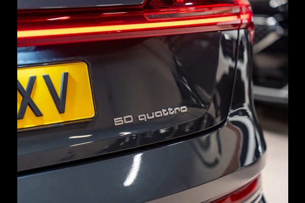 Audi e-tron E-tron 50 Quattro Launch edition plus 71 kWh, Pano, Apple Carplay, 22" Velgen, Black Optik, ACC, Memory, PDC, Leder