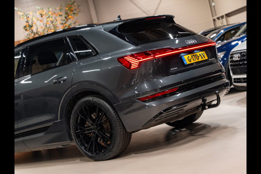 Audi e-tron E-tron 50 Quattro Launch edition plus 71 kWh, Pano, Apple Carplay, 22" Velgen, Black Optik, ACC, Memory, PDC, Leder