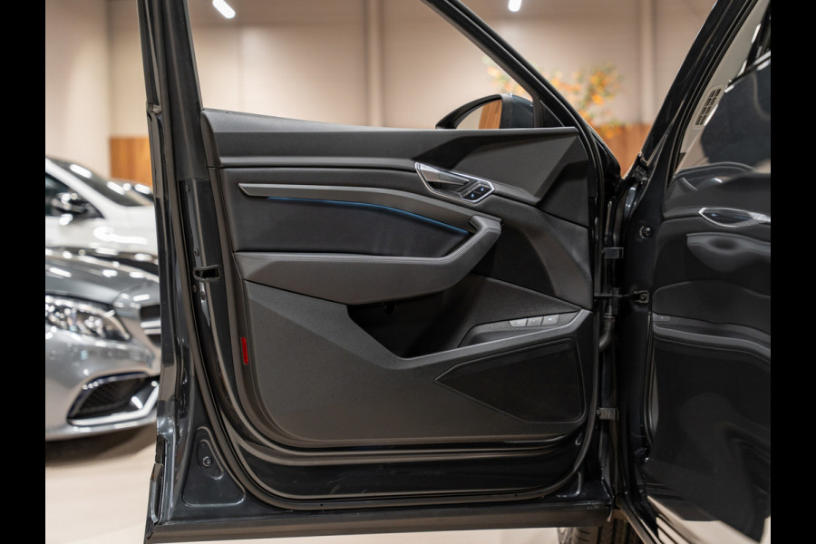 Audi e-tron E-tron 50 Quattro Launch edition plus 71 kWh, Pano, Apple Carplay, 22" Velgen, Black Optik, ACC, Memory, PDC, Leder