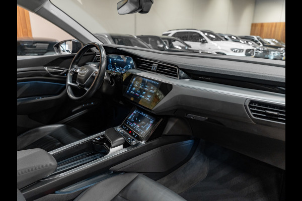 Audi e-tron E-tron 50 Quattro Launch edition plus 71 kWh, Pano, Apple Carplay, 22" Velgen, Black Optik, ACC, Memory, PDC, Leder